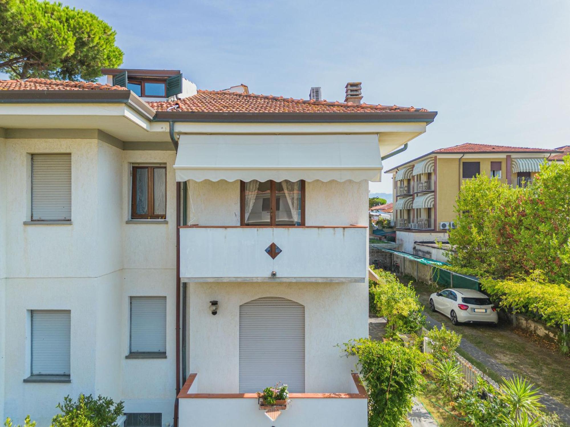 Apartment Dei Fiori By Interhome Lido di Camaiore Exterior photo